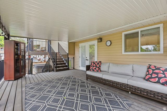 1055 E CASTLE ROCK RD, Sandy, UT 84094