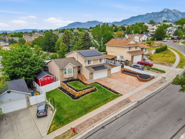 1055 E CASTLE ROCK RD, Sandy, UT 84094