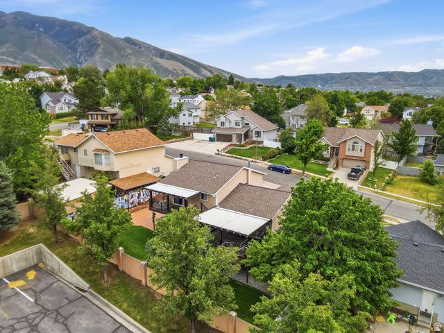 1055 E CASTLE ROCK RD, Sandy, UT 84094