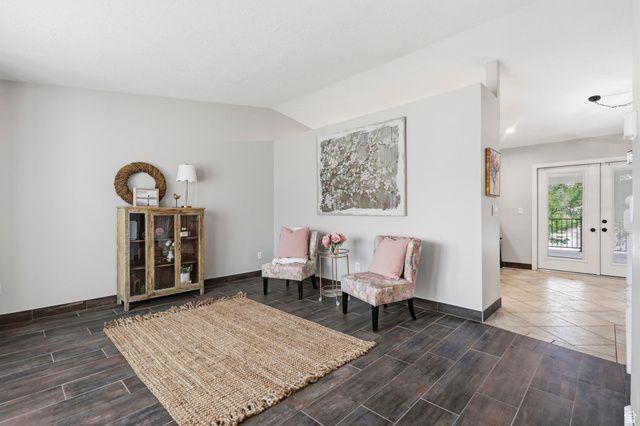 1055 E CASTLE ROCK RD, Sandy, UT 84094