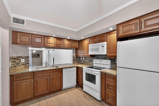 2524 NW 104th Ave 307, Sunrise, FL 33322