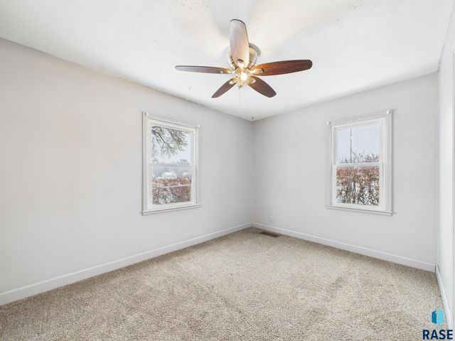 201 N Chicago Ave Avenue, Sioux Falls, SD 57103