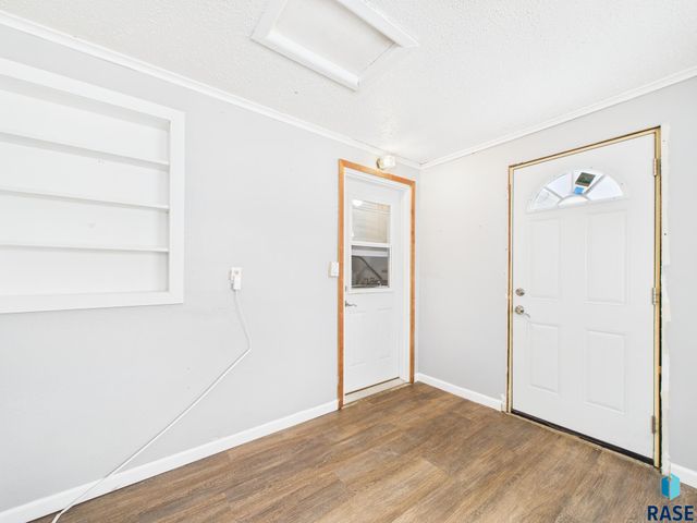 201 N Chicago Ave Avenue, Sioux Falls, SD 57103