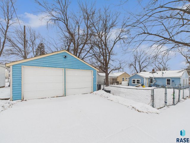 201 N Chicago Ave Avenue, Sioux Falls, SD 57103