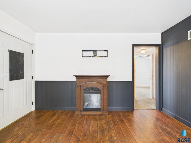 201 N Chicago Ave Avenue, Sioux Falls, SD 57103