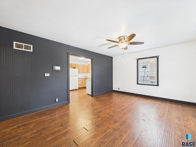 201 N Chicago Ave Avenue, Sioux Falls, SD 57103