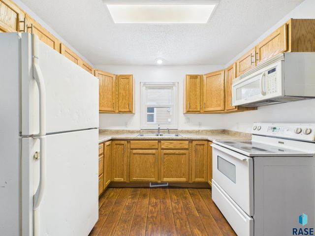 201 N Chicago Ave Avenue, Sioux Falls, SD 57103