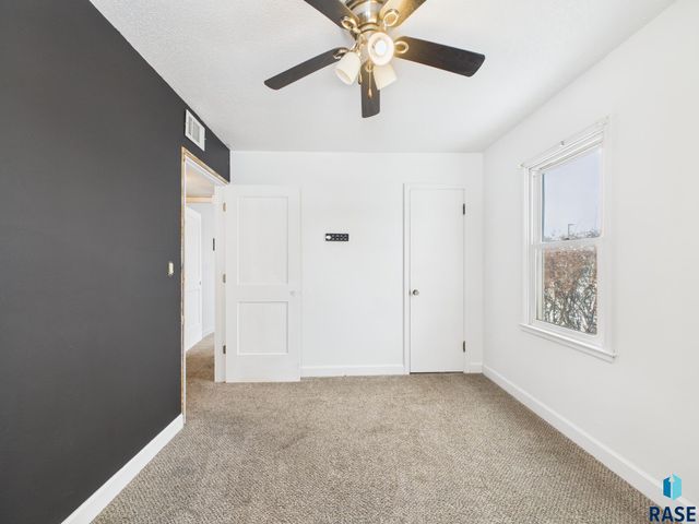 201 N Chicago Ave Avenue, Sioux Falls, SD 57103