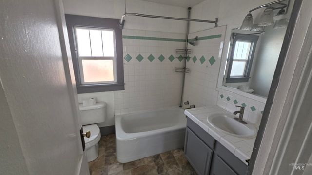613 8th St. S., Nampa, ID 83651