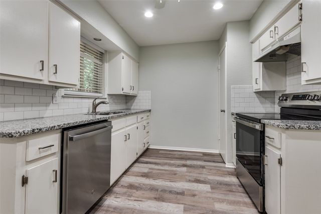 1902 Glenwick Lane, Irving, TX 75060