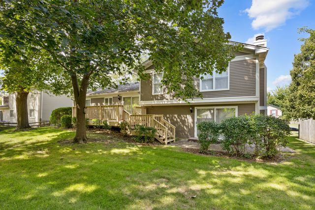 1021 Abbey Drive, Crystal Lake, IL 60014