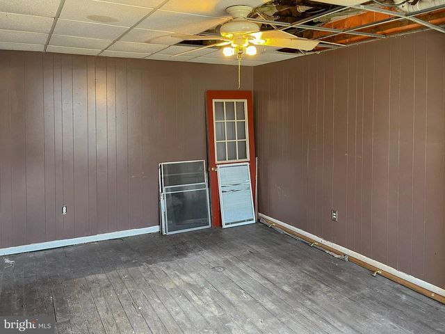 33 W GARBER ST, Mount Union, PA 17066