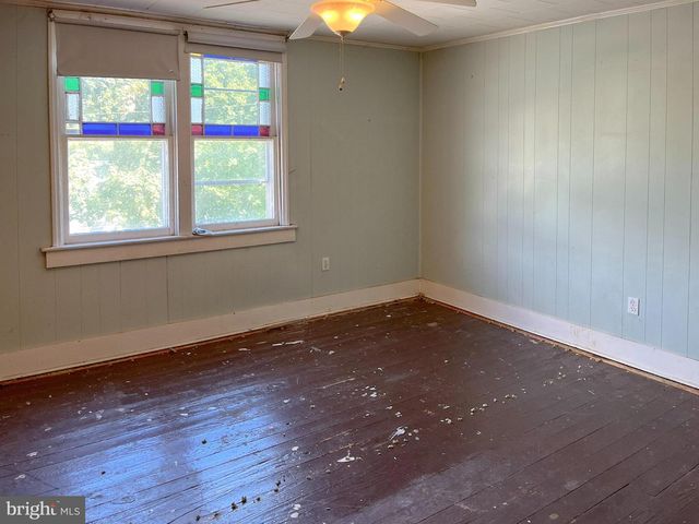 33 W GARBER ST, Mount Union, PA 17066