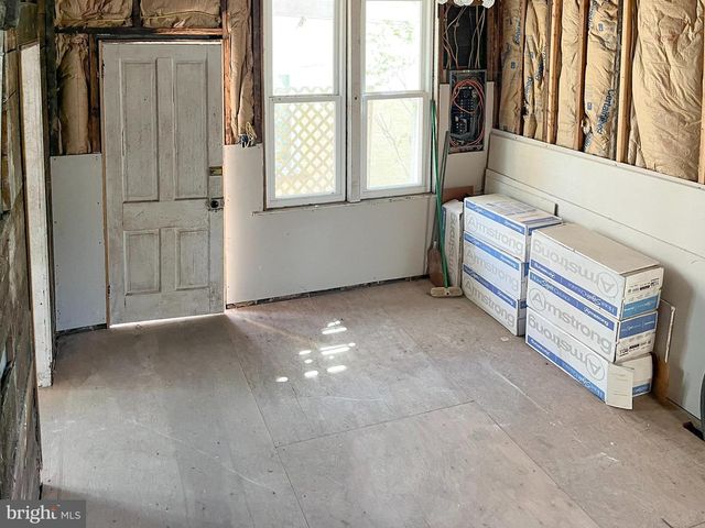 33 W GARBER ST, Mount Union, PA 17066