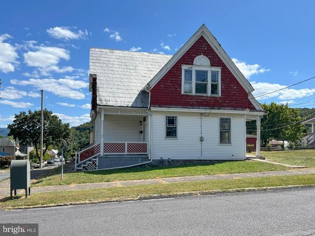 33 W GARBER ST, Mount Union, PA 17066