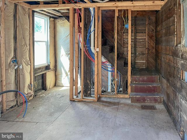 33 W GARBER ST, Mount Union, PA 17066