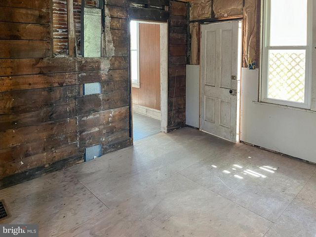 33 W GARBER ST, Mount Union, PA 17066