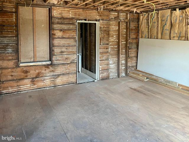 33 W GARBER ST, Mount Union, PA 17066