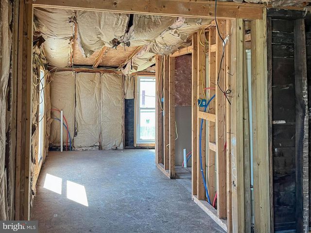 33 W GARBER ST, Mount Union, PA 17066