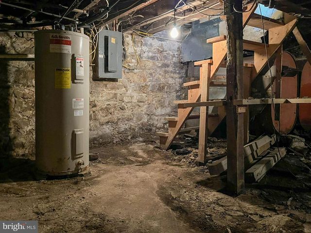 33 W GARBER ST, Mount Union, PA 17066