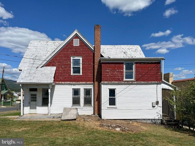 33 W GARBER ST, Mount Union, PA 17066