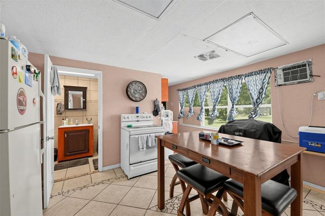3314 59TH AVENUE DRIVE E, Bradenton, FL 34203