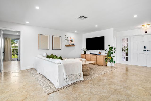 351 Colony Key Circle, Atlantis, FL 33462