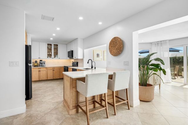 351 Colony Key Circle, Atlantis, FL 33462