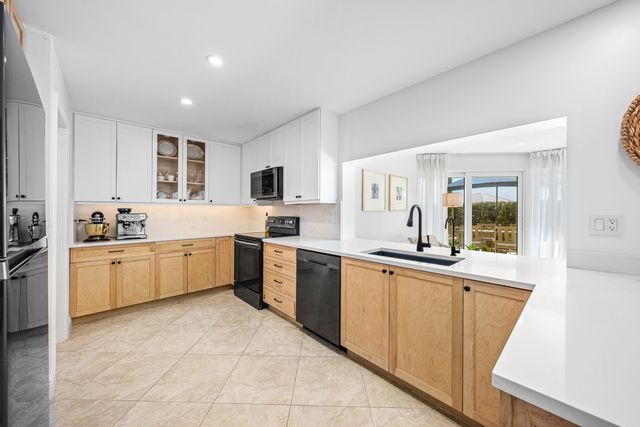 351 Colony Key Circle, Atlantis, FL 33462