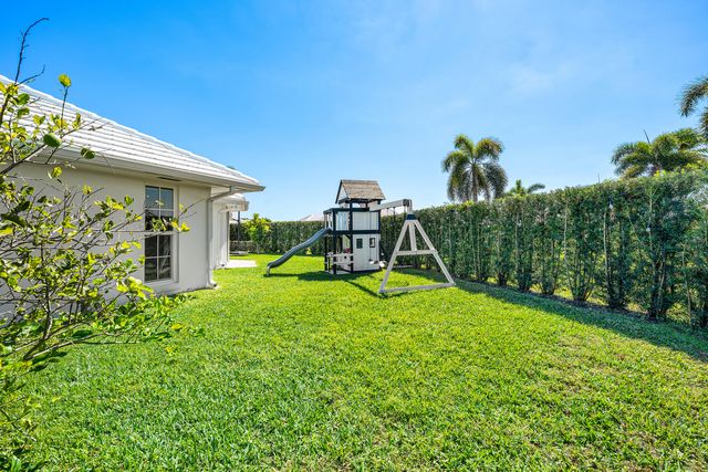 351 Colony Key Circle, Atlantis, FL 33462