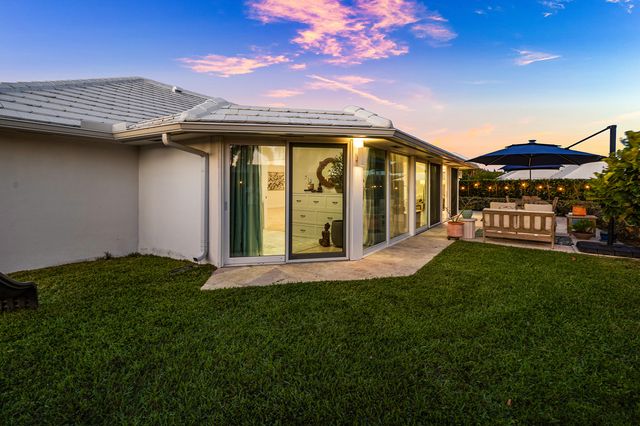 351 Colony Key Circle, Atlantis, FL 33462