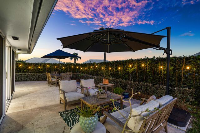 351 Colony Key Circle, Atlantis, FL 33462