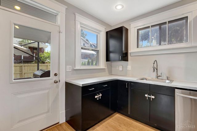 2527 Ridgeland Place, Cincinnati, OH 45212