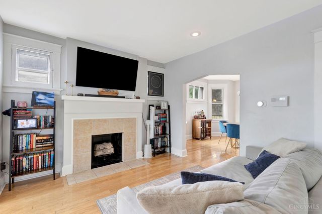 2527 Ridgeland Place, Cincinnati, OH 45212