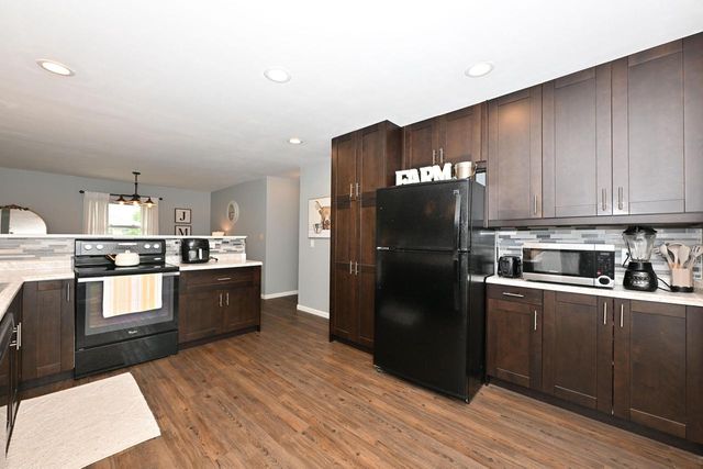 N90W17638 St. Francis DRIVE, Menomonee Falls, WI 53051