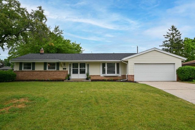 N90W17638 St. Francis DRIVE, Menomonee Falls, WI 53051