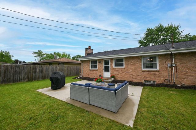 N90W17638 St. Francis DRIVE, Menomonee Falls, WI 53051