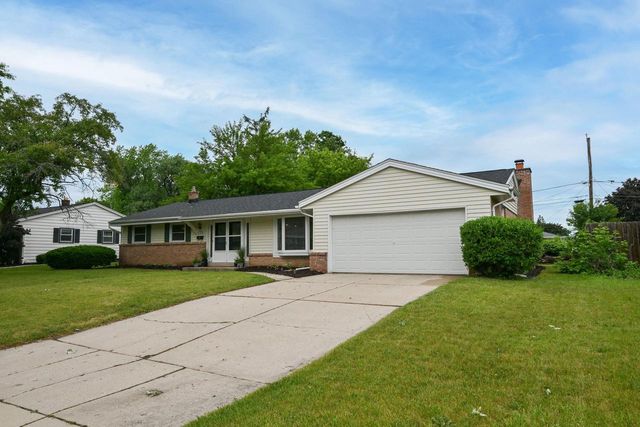 N90W17638 St. Francis DRIVE, Menomonee Falls, WI 53051