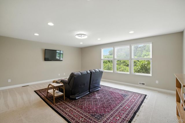 2066 Findley Circle, Orion Charter Township, MI 48360