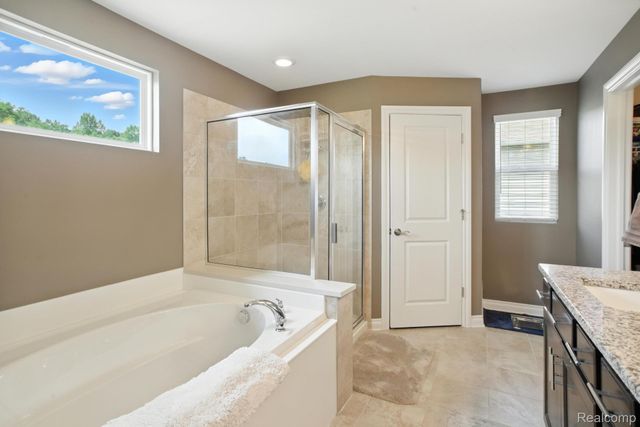 2066 Findley Circle, Orion Charter Township, MI 48360