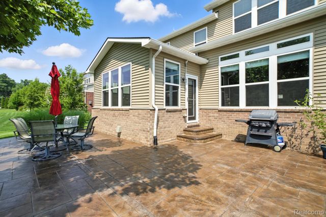 2066 Findley Circle, Orion Charter Township, MI 48360