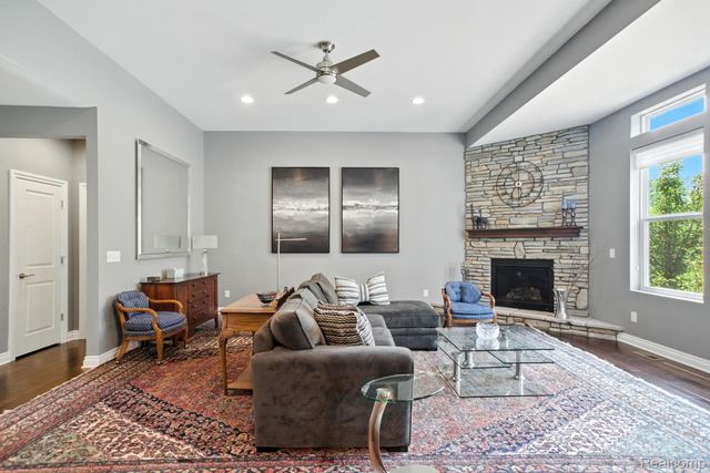 2066 Findley Circle, Orion Charter Township, MI 48360