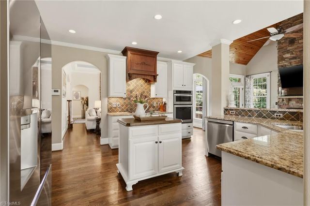 8125 Riesling Drive, Kernersville, NC 27284