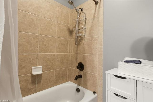 8125 Riesling Drive, Kernersville, NC 27284