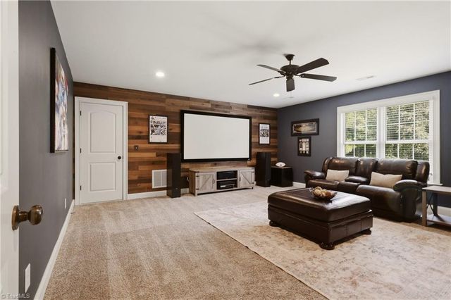 8125 Riesling Drive, Kernersville, NC 27284