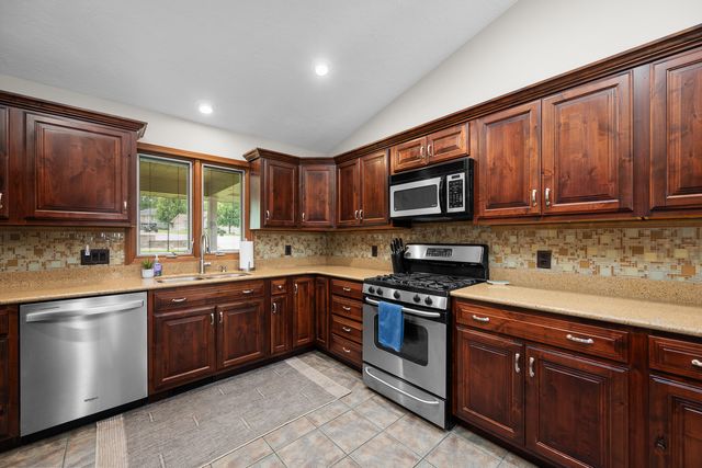 12926 25th Street Court, Milan, IL 61264