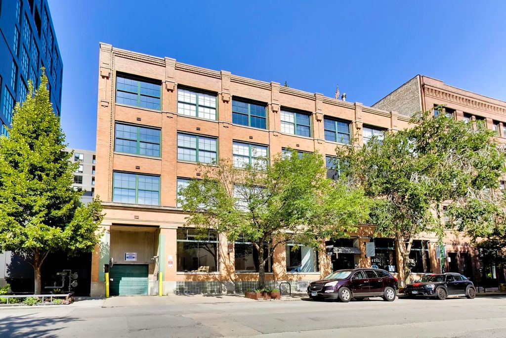 110 N PEORIA Street 102, Chicago, IL 60607
