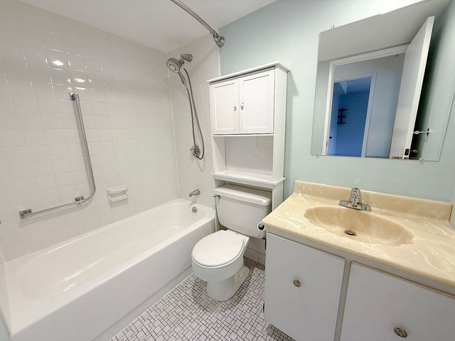 1580 Massachusetts 5G, Cambridge, MA 02138