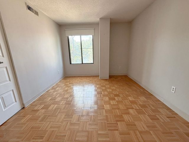 1580 Massachusetts 5G, Cambridge, MA 02138