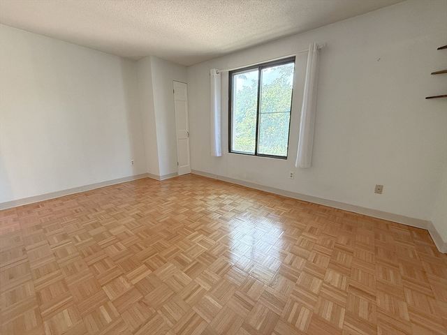 1580 Massachusetts 5G, Cambridge, MA 02138